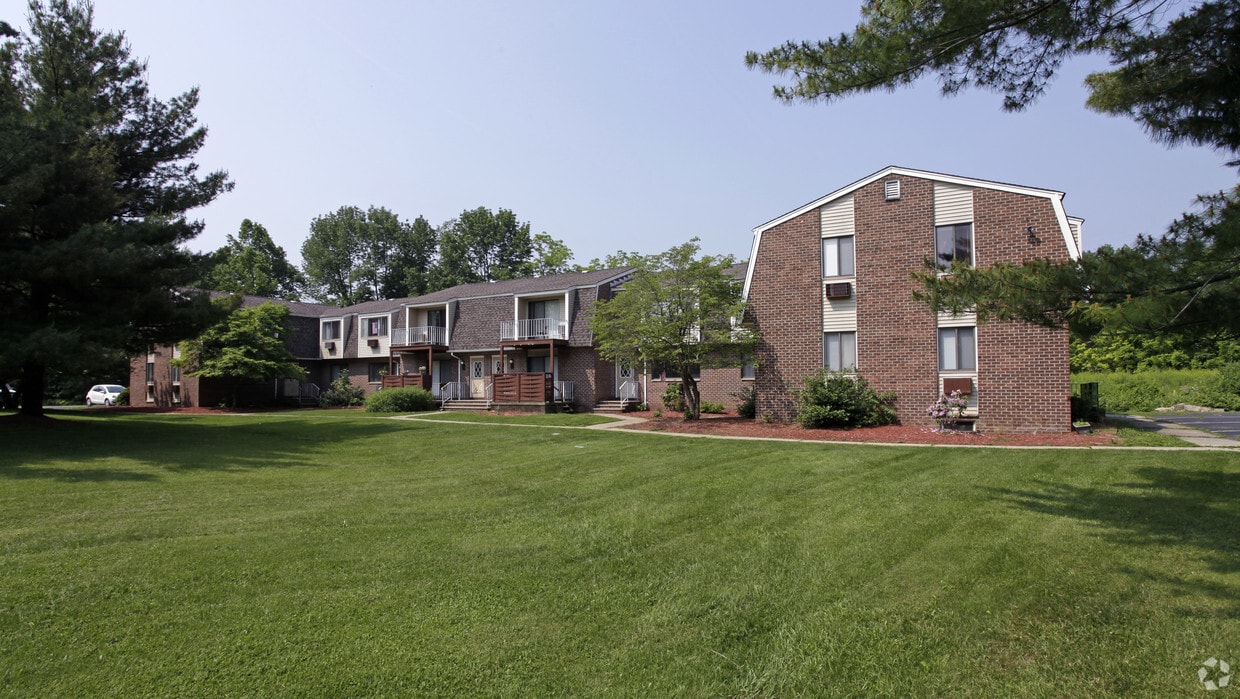 21 Wits End Rd, Hamburg, NJ 07419 Apartments in Hamburg, NJ