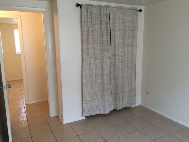 Foto del edificio - Spacious 2br/1ba duplex near USF