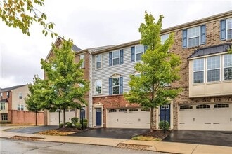 Building Photo - 1304 Pointe View Dr