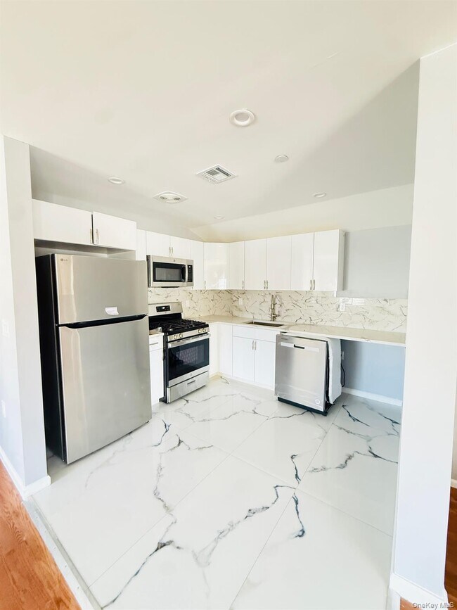 Foto del edificio - 139-20 Lakewood Ave