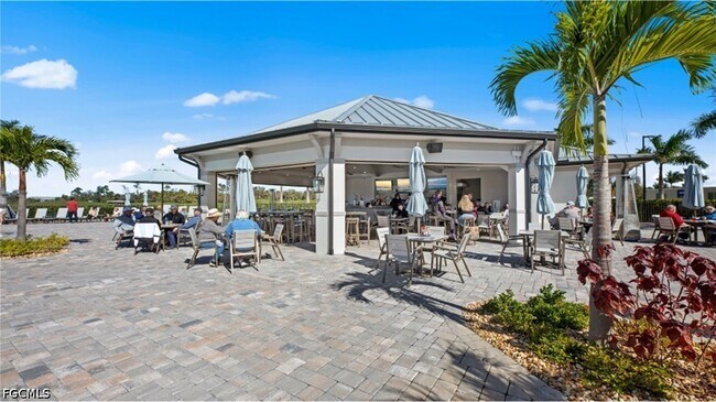 Foto del edificio - 14271 Heritage Landing Blvd