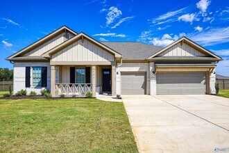 Building Photo - 110 Clift Crk Dr