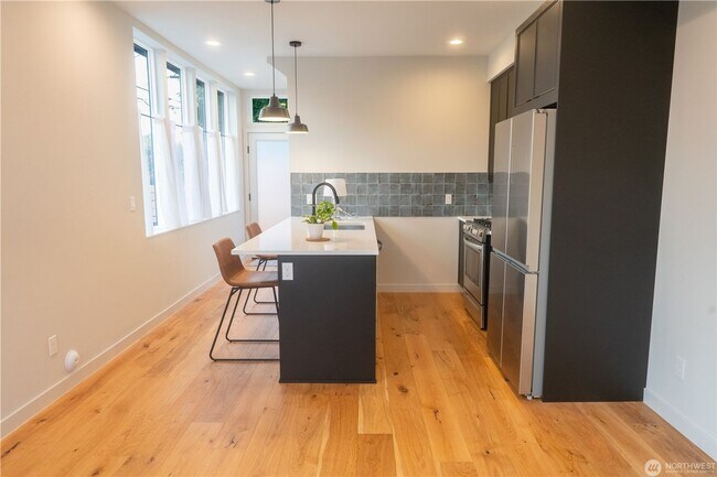 Foto del edificio - 2bd/1.75ba Seattle Townhome