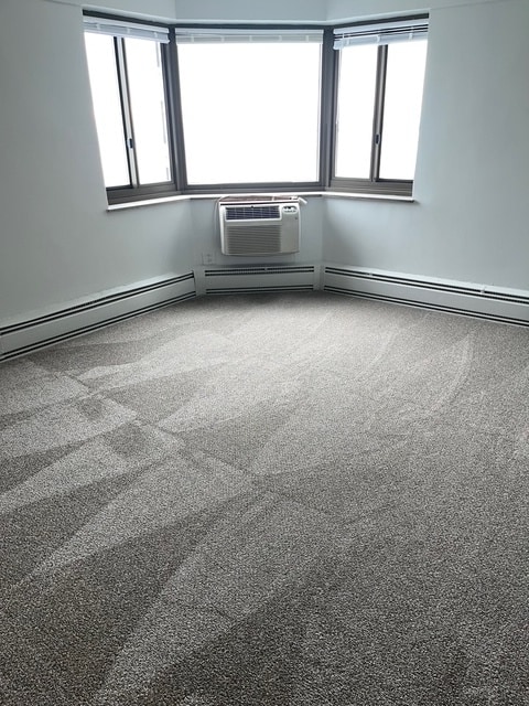 Dormitorio principal con vista al lago - 7337 S South Shore Dr