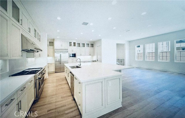 Foto del edificio - 17302 Eucalyptus Ln