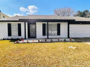 Building Photo - 10502 Long River Dr