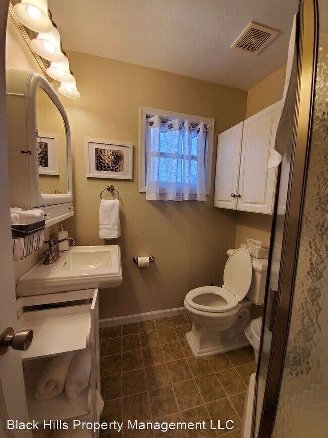 Building Photo - 3 br, 2.5 bath House - 307 May Street