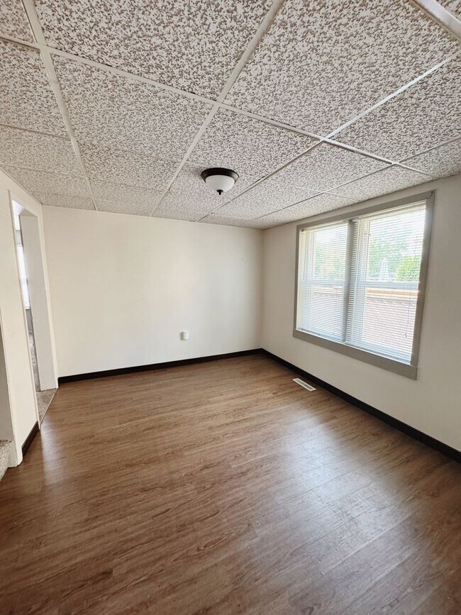 Foto del edificio - 3 BEDROOM RENTAL, 2026-2027 SCHOOL YEAR