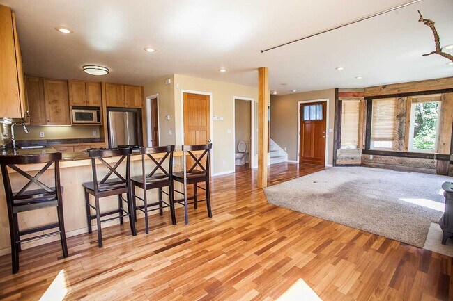Building Photo - 103 Bridgeview Court