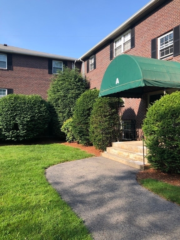 Building Photo - 96 Richardson Rd