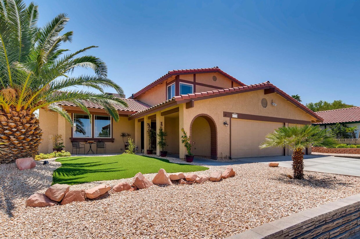 Fachada del hotel - 7474 Puritan Ave