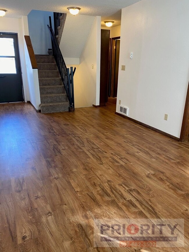 Foto del edificio - 3 bedroom, 2.5 bath 1,500 sqft Townhouse