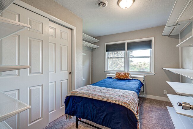 Foto del edificio - 2601 Baugh Rd