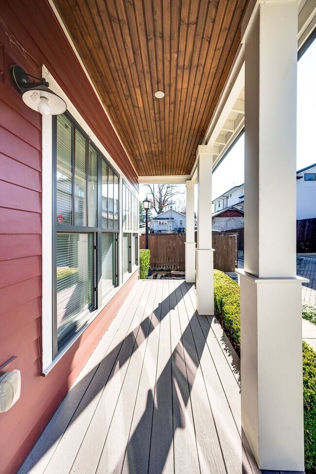 Foto del edificio - Great 3BE/2.5BA cottage home in popular Ri...