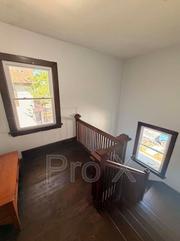 Foto del edificio - 204 N Sergeant Ave
