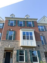 Building Photo - 2856 Ridington Rd