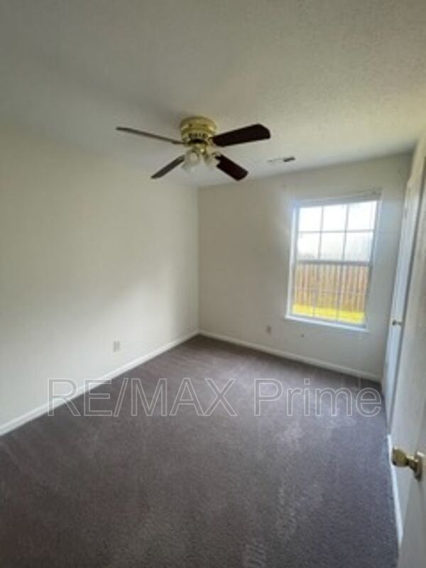 Building Photo - 606 Fernwood Farms Rd