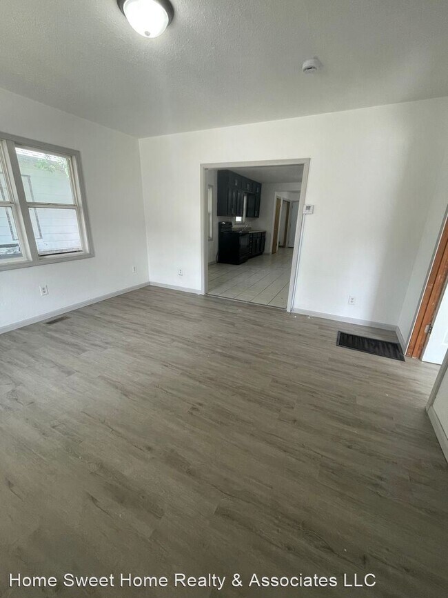 Foto del edificio - 2 br, 1 bath House - 1011 W Division St