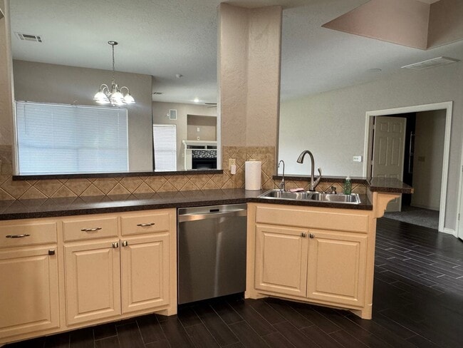 Building Photo - 4413 NW Wolfcreek Blvd
