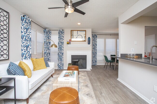 2HAB, 2BA - 1072ft² - The Clarion Apartments