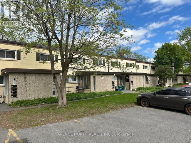 Building Photo - 428 Bangs St
