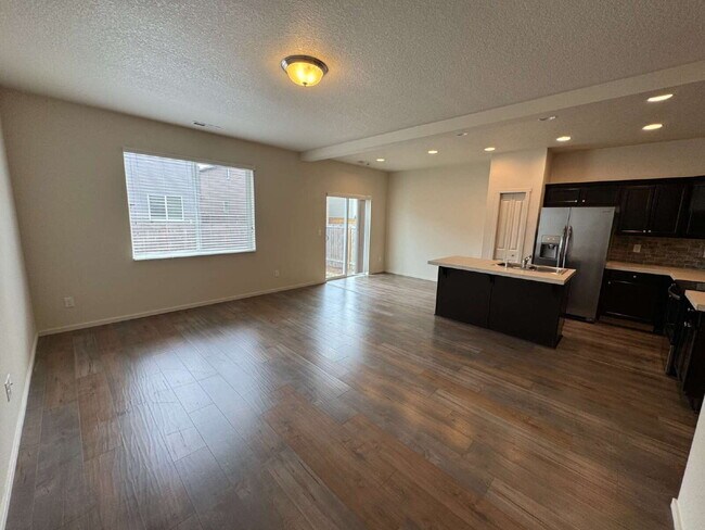 Foto del edificio - Beautiful Home in the Sunrise Ridge Develo...