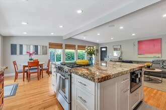 Building Photo - 3069 Atherton Dr