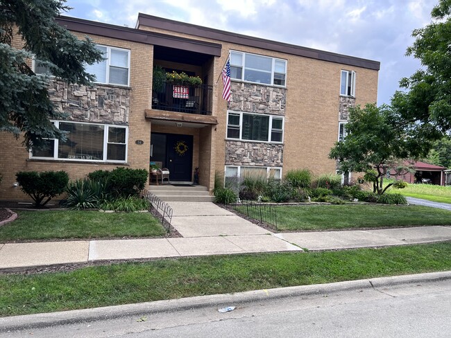 Front of the building - 54 E Quincy St