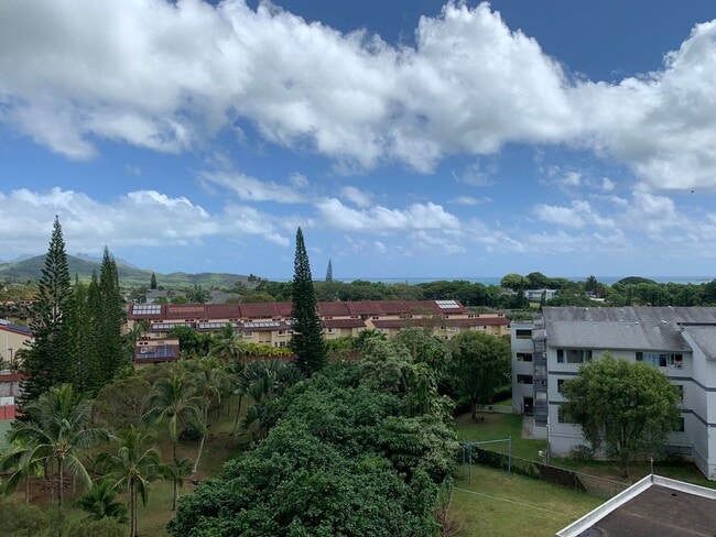 Building Photo - Haiku Hale: 2 Bed, 1 Bath Condo w/ 1 Parki...