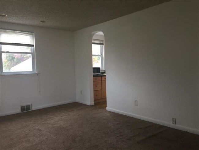Building Photo - 155 Concord Cir