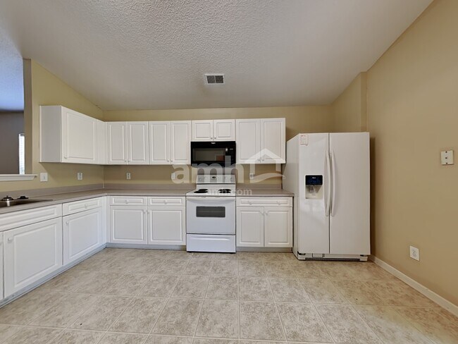 Foto del edificio - 1319 Bishop Pine Dr