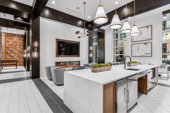 Building Photo - Ovation at Galatyn Park