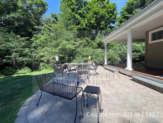 Building Photo - 25 Glenbrook Dr