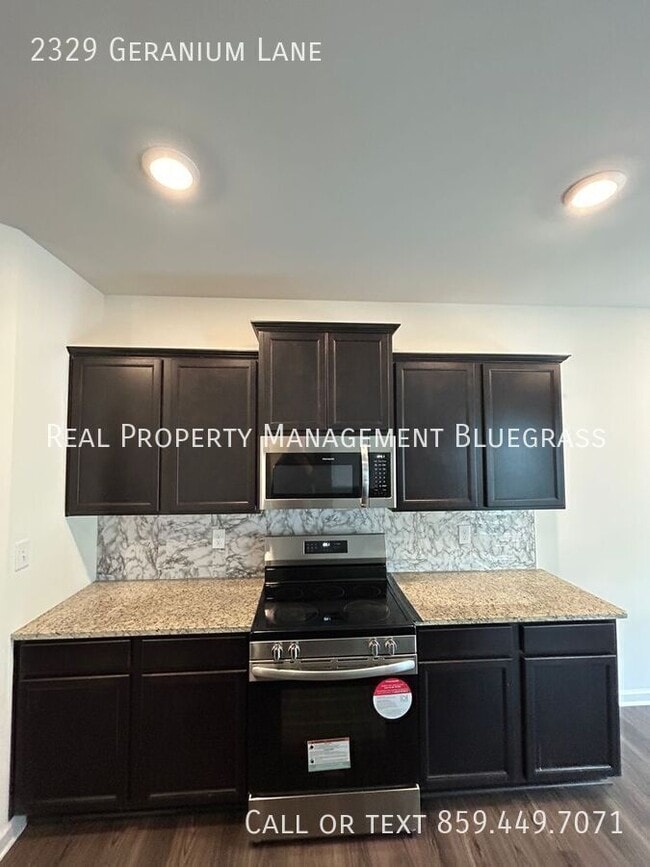 Foto del edificio - 2329 Geranium Ln