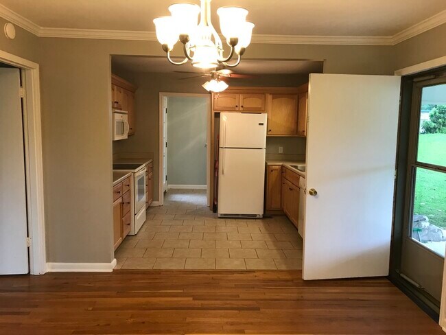 Foto del edificio - 1601 Woodvale Dr NW