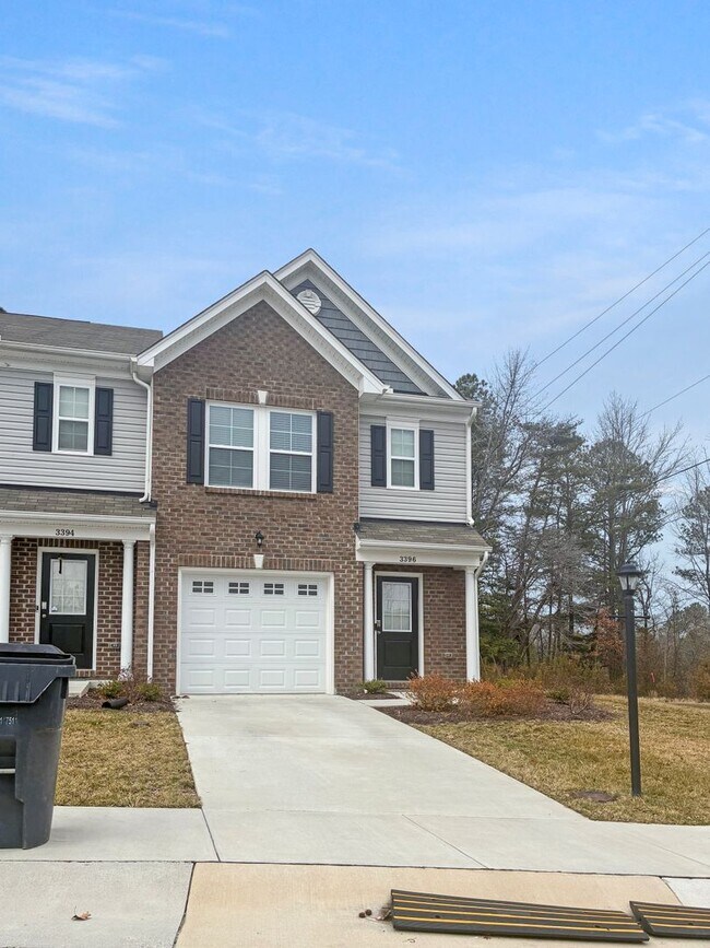 Foto del edificio - Modern 3 Bedroom House in Henrico