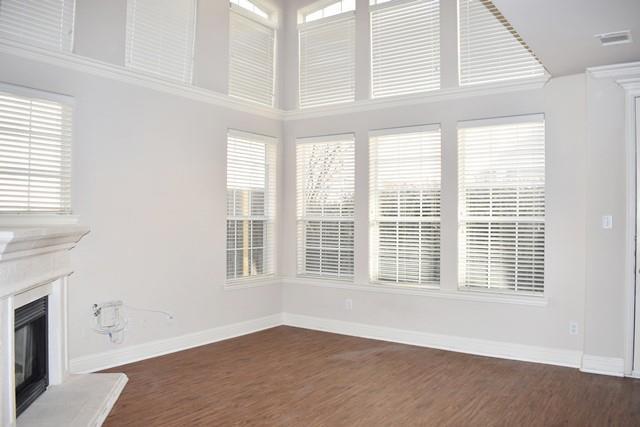Building Photo - 2529 Champagne Dr