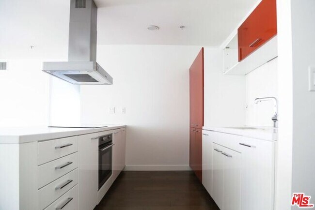 Foto del edificio - 901 Flower St