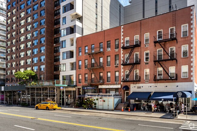 Building Photo - 1638 York Ave