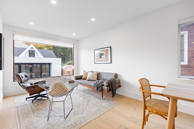 Photo du bâtiment - 55 Mimico Ave