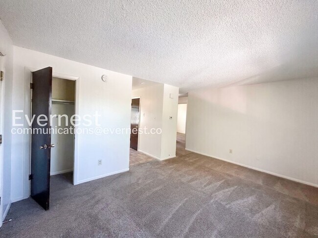Foto del edificio - 1075 Magnolia St
