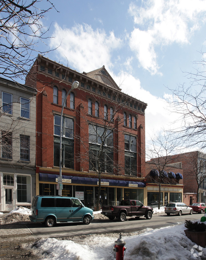 Primary Photo - The River Street Lofts