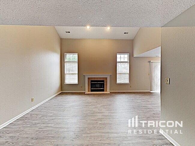 Foto del edificio - 6503 Townsend Way