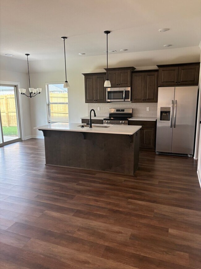 Building Photo - BEAUTIFUL HOME IN GREAT LOCATION!