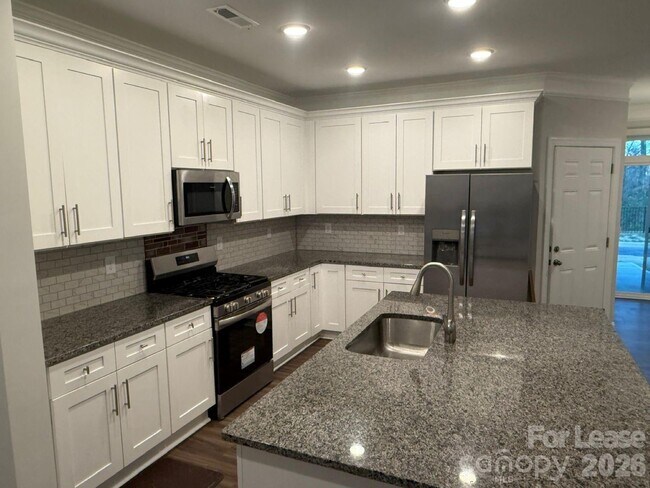 Foto del edificio - 5593 Stafford Rd