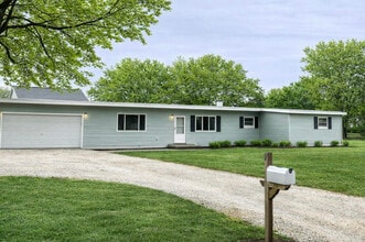 Building Photo - 725 S Spencer Rd