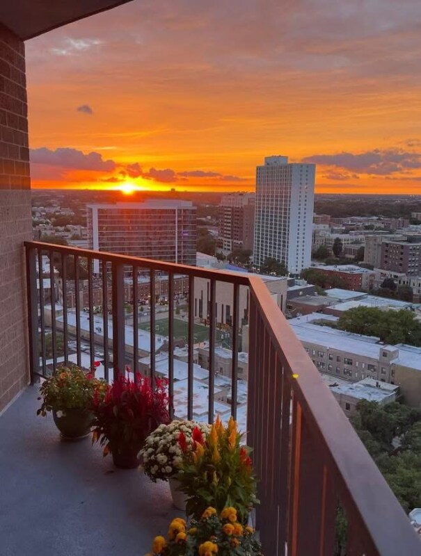 Foto principal - 3660 N Lake Shore Dr