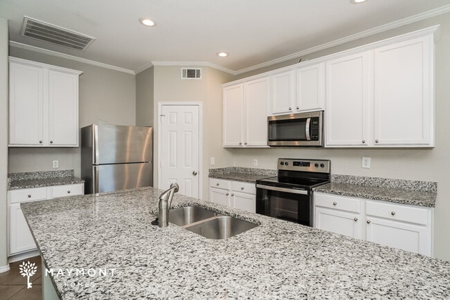 Building Photo - 237 Hilltop Dr