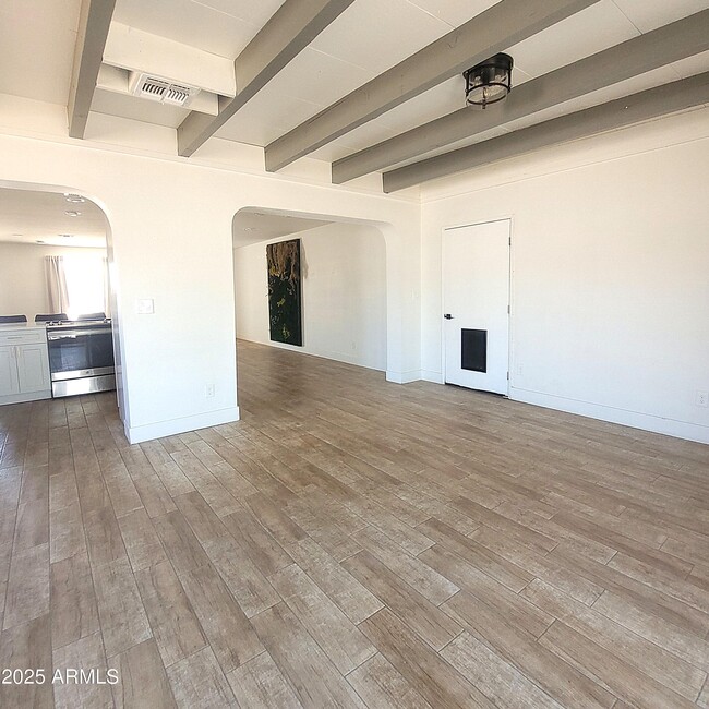 Building Photo - 1112 E Riviera Dr