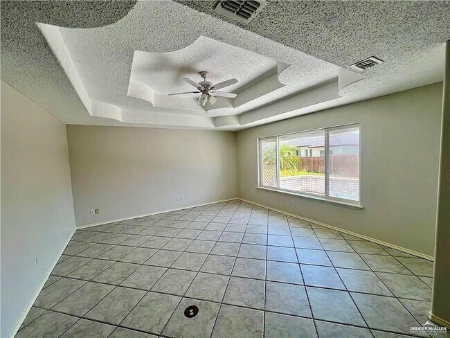 Foto del edificio - 1006 Lake View Dr